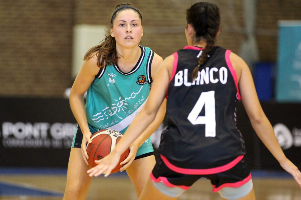 El CD RaCa se lleva la Copa Andalucía Femenina tras vencer por 70-40 al CAB Estepona Jardín de la Costa del Sol en Benahavís El CD RaCa se lleva la Copa Andalucía Femenina tras vencer por 70-40 al CAB Estepona Jardín de la Costa del Sol en Benahavís