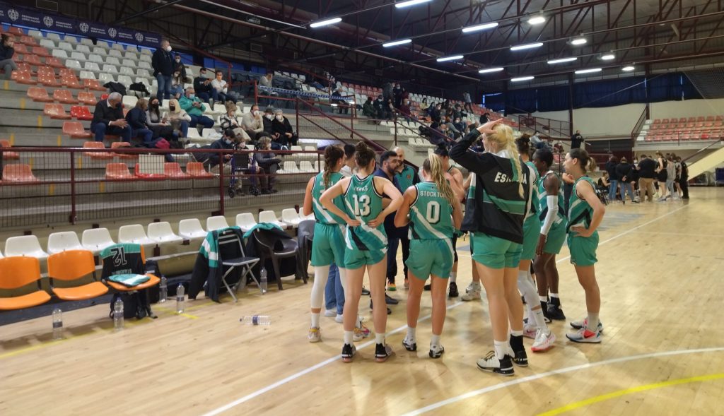 Los triples de Carla Viegas salen al rescate para sumar en Paterna la sexta consecutiva (71-83) Los triples de Carla Viegas salen al rescate para sumar en Paterna la sexta consecutiva (71-83)