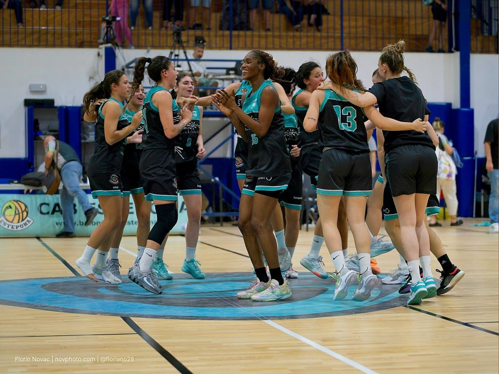 El CAB Estepona deleita al Pineda con su mayor victoria en competiciones FEB (85-33) El CAB Estepona deleita al Pineda con su mayor victoria en competiciones FEB (85-33)