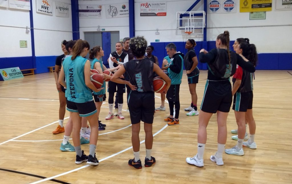 Un encuentro de reencuentros ante Melilla Ciudad del Deporte La Salle en el Pineda Un encuentro de reencuentros ante Melilla Ciudad del Deporte La Salle en el Pineda