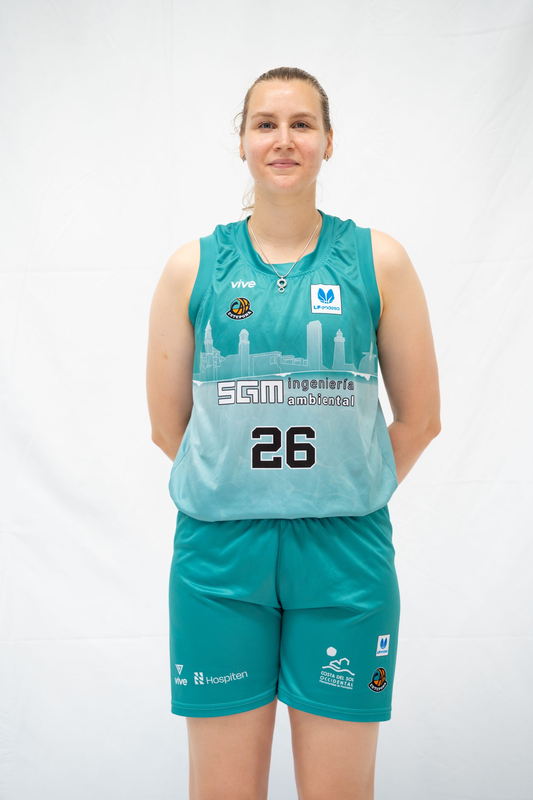 ANNINNA ÄIJÄNEN 26