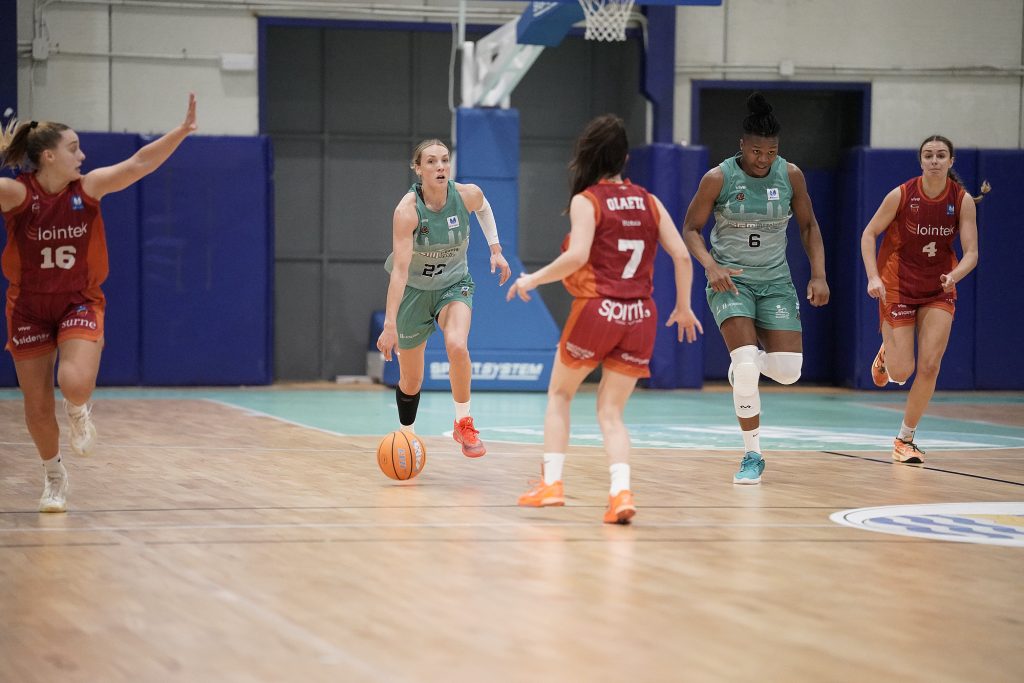 La versión B del Ingeniería Ambiental CAB Estepona no sirve para competir (70-86)