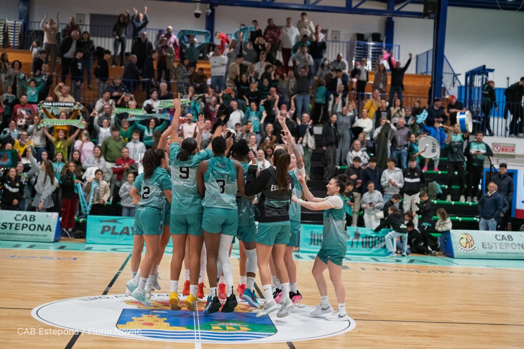 El Pineda aúpa al Ingeniería Ambiental CAB Estepona a una nueva victoria (66-62)