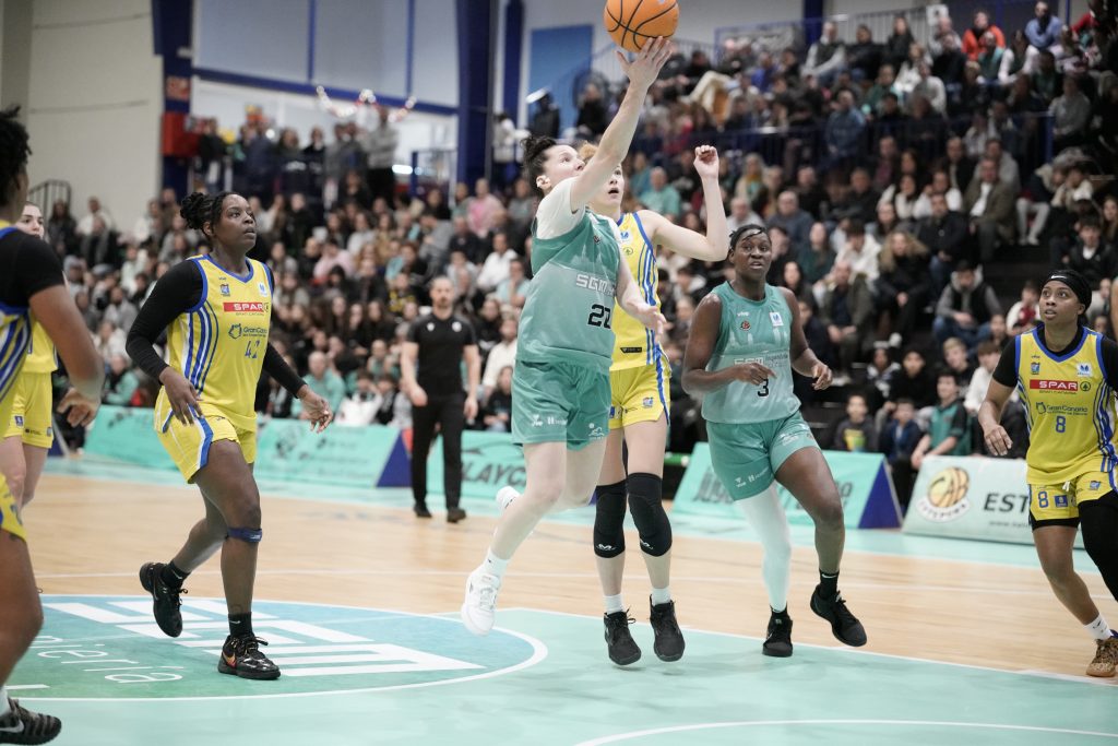 Ingeniería Ambiental CAB Estepona reacciona tras el descanso para ganar 80-64