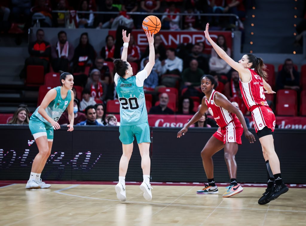 Ingeniería Ambiental CAB Estepona reacciona y planta cara en el Felipe (62-59)